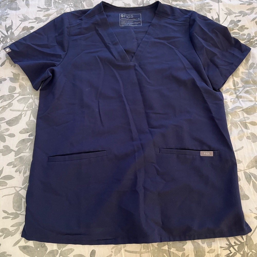 FIGS Casma Navy Scrub Top 3 pocket